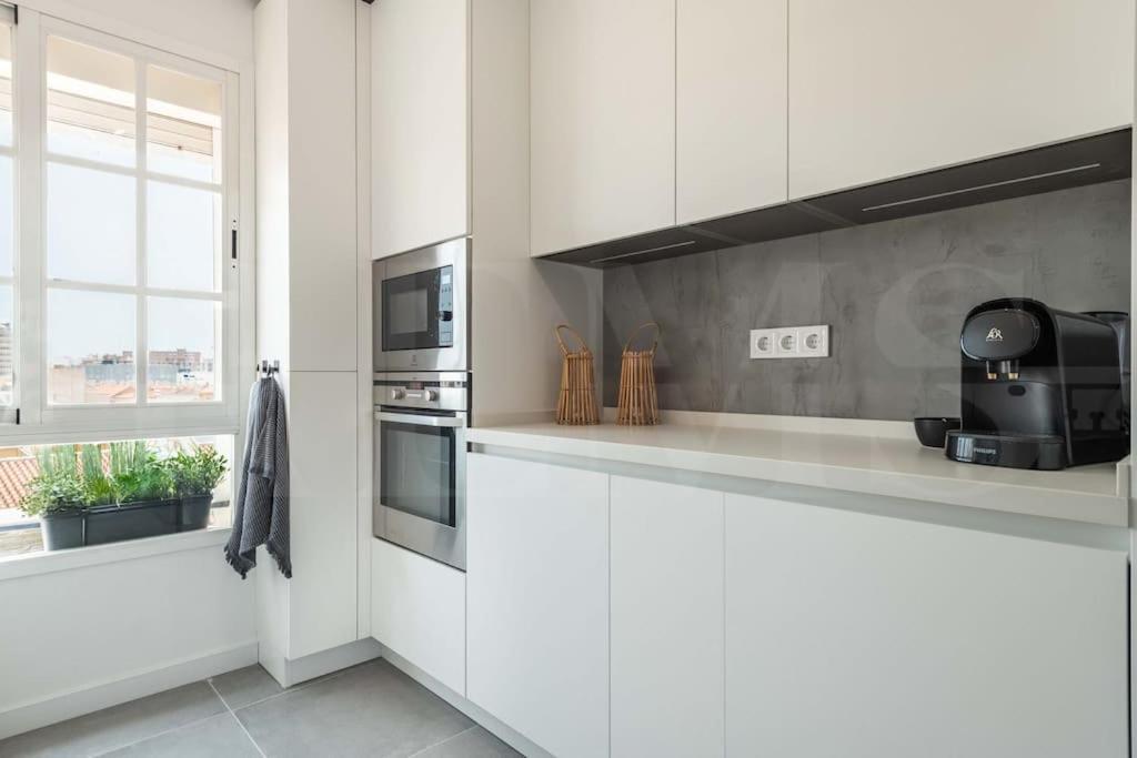 Sunlit & Fresh Apartment - Center By Rems Μάλαγα Εξωτερικό φωτογραφία