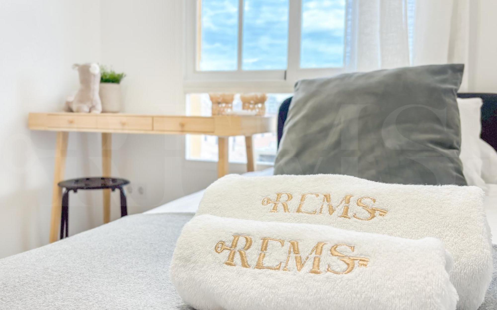 Sunlit & Fresh Apartment - Center By Rems Μάλαγα Εξωτερικό φωτογραφία